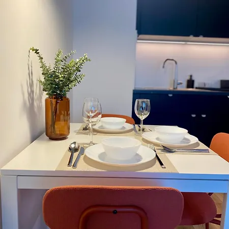 Nook I Airport Daire *