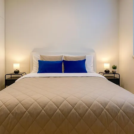 Nook I Airport Apartman
