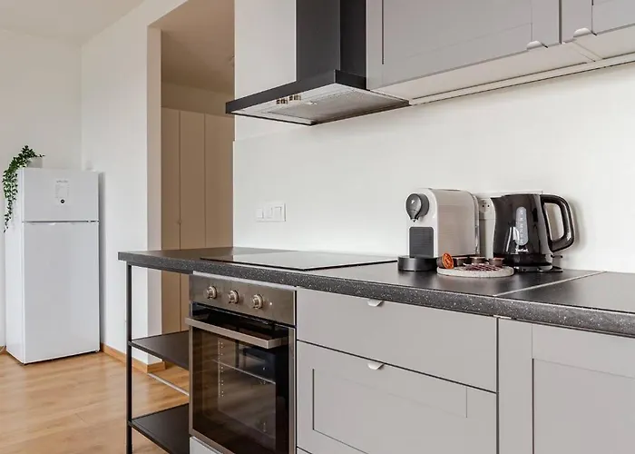 Nook I Airport Apartment Pressburg