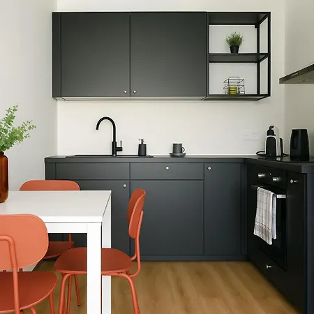 Nook I Airport Apartamento