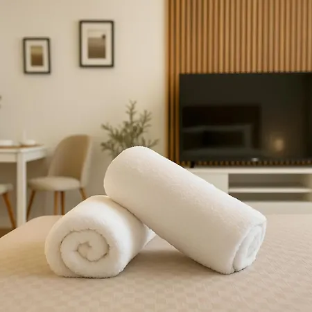 Nook I Airport Apartamento *