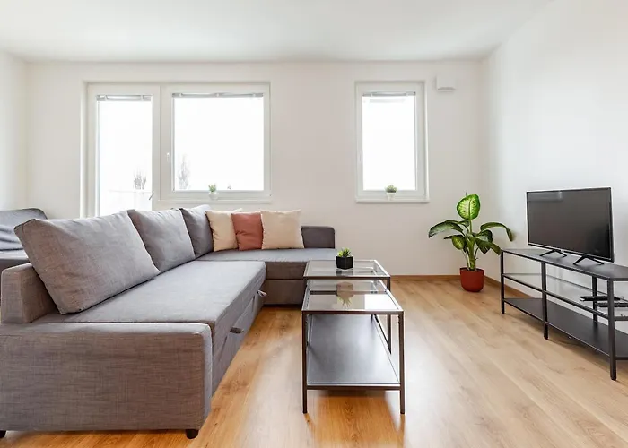 Nook I Airport Apartmán