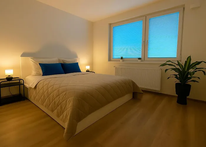 Nook I Airport Apartmán *